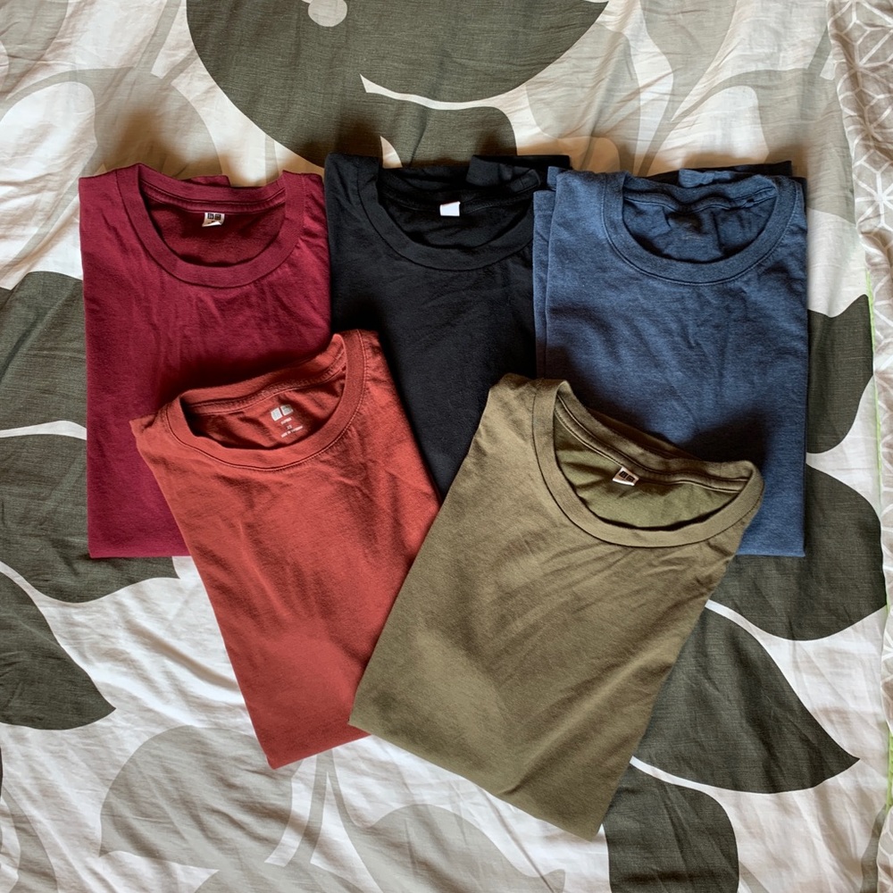 Bundle of 5 Uniqlo Tshirts